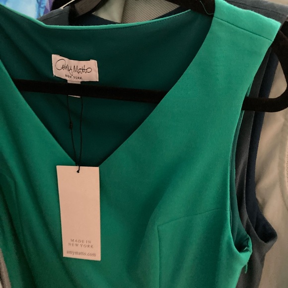 Green Amy Matto New York Dress - Picture 5 of 6